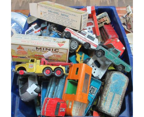 Box of mainly vintage playworn diecast and other model vehicles to include; Corgi Whizz wheels, friction powered tin plate lo