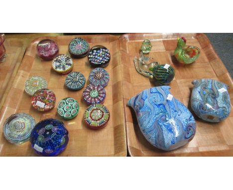 Two trays of various glassware to include; frog figure, chicken figure, Mdina seahorse figure, two Isle of Wight glass pouch 