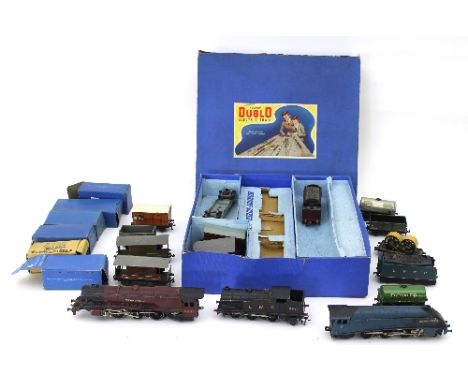 Hornby Dublo, three rail locomotives, a four class LNER blue Sir Nigel Gresley, with tender, a 462 maroon Duchess of Atholl w