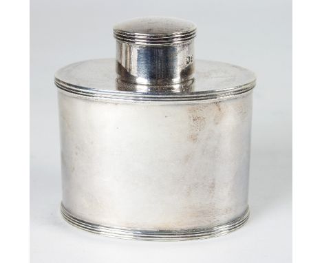 An oval silver tea caddy, Elkington & Co., Birmingham 1894, with reeded borders, approximately 160gm