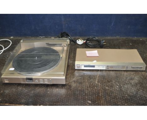 A MARANTZ TT525 LINEAR TRACKING TURNTABLE and a ST430L Synthesized Tuner (both PAT pass and working) Condition Report minor s