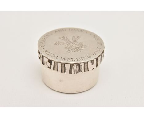 A COMMEMORATIVE SILVER TRINKET BOX, of a circular form, engraved to the cover 'Charles And Diana Royal Wedding July 29 1981' 