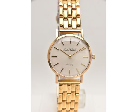 A GENTS 9CT GOLD 'LONDON WATCH CO' WRISTWATCH, quartz movement, round silver dial signed 'London Watch Co, Quartz', baton mar