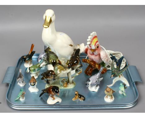 Fifteen Goebel models mainly of birds, one a tablelamp.