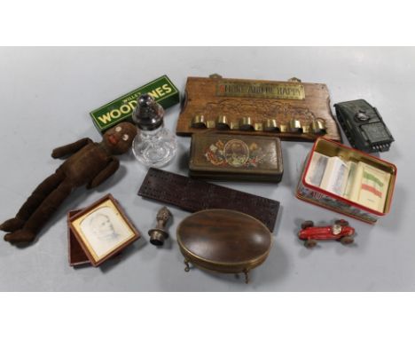 A TRAY OF COLLECTABLES TO INCLUDE A PIPE HOLDER, CIGARETTE CARDS 'WILL'S WOODBINES' DOMINOES SET, A DINKY TANK ETC.