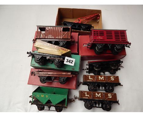 HORNBY 0 GAUGE BOXED WAGONS : ROTARY TIPPING WAGON TRINIDAD IN GREEN BOX, GOODS BRAKE VAN, FLAT TRUCK, CRANE NO 1, MILK TRAFF