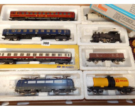 BOX OF LIMA & SIMILAR HO CONTINENTAL ROLLING STOCK & WAGONS, DB 110 E-LOK