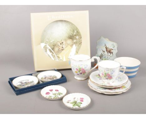 A collection of miscellaneous. Royal Doulton Country Life 'Fox Cubs' plate (boxed), Royal Worcester pin dishes (boxed), Queen