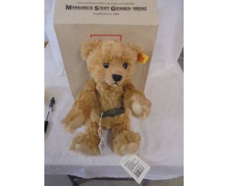 A boxed Steiff 1902-2992 centenary bear with growler.