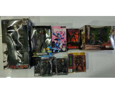 8 boxed collectables to inc: 18" Neca produced The Crow figurine, Van Helsing, McFarlane Movie Maniacs Alien vs Predator figu