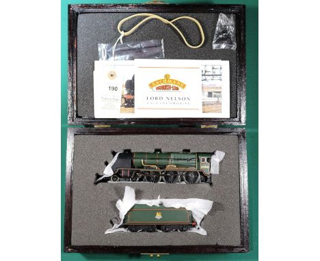 A Bachmann Branchline OO gauge BR Class N15 4-6-0 locomotive, Lord Nelson 3085, in lined green livery. In wooden presentation