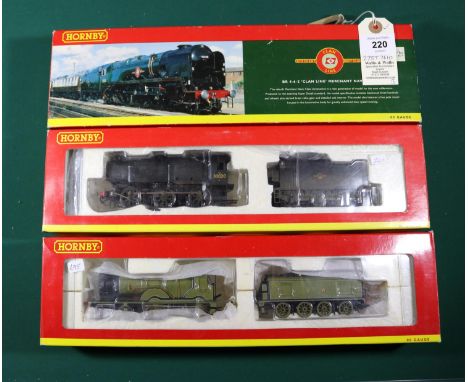3x Hornby OO gauge locomotives. An LSWR Class T9 4-4-0, 120, in light green (R2892). A BR Merchant Navy Class 4-6-2, Clan Lin