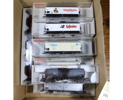 10 Fleischmann HO gauge Freight Wagons. Set of 3x 4-wheel Hopper wagons. Bogie Tank wagon, Eva. 4x Refrigerated vans, Schulth