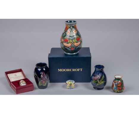 4x Moorcroft miniature vases. A Trial vase painted with humming birds by Fiona Bakewell and dated 9.9.03, with elephant and s