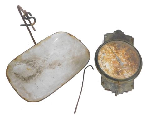 A set of Salters Spring Balance number 77T, with enamel tray. (AF) 