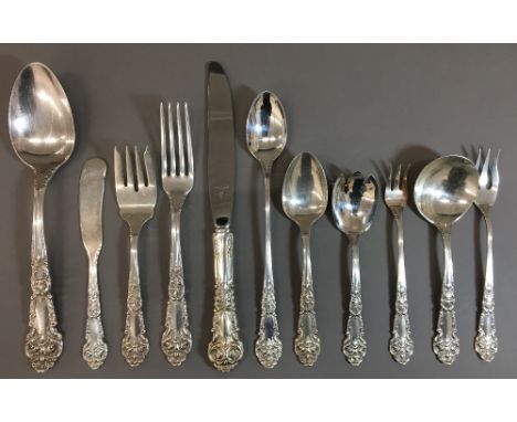 An American Sterling silver one-hundred and fifteen piece service, French Renaissance pattern by Reed & BartonComprising: twe