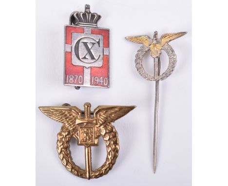 WW2 Czechoslovakian Pilots Badge, being a miniature brass example with pin back fitting to the reverse; stick / tie pin minia