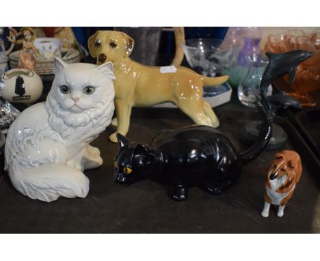 A Tray Containing Various Animal Ornaments to Include Beswick Collie, Goebel Cat etc 