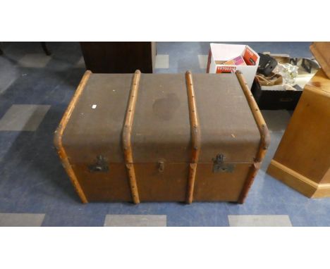 A Vintage Travelling Trunk with Removable Tray, 81cm Long 
