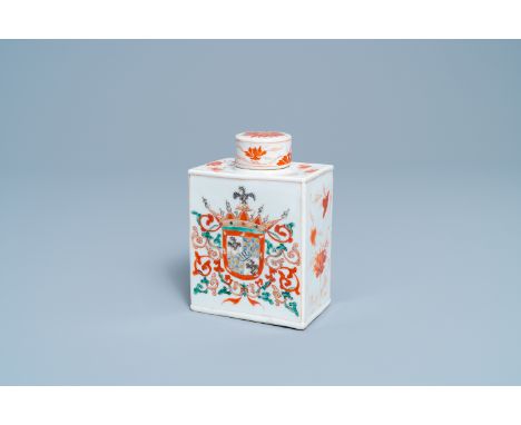 A Chinese Portuguese market famille verte armorial tea caddy with the arms of Ataide, KangxiDim.: 16 x 10,5 x 7 cmÊ Dom Luis 