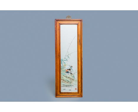 A large Chinese rectangular plaque with ducks, seal mark, RepublicDim.: 94 x 32,5 cm (the frame)Dim.: 81 x 20 cm (the plaque)