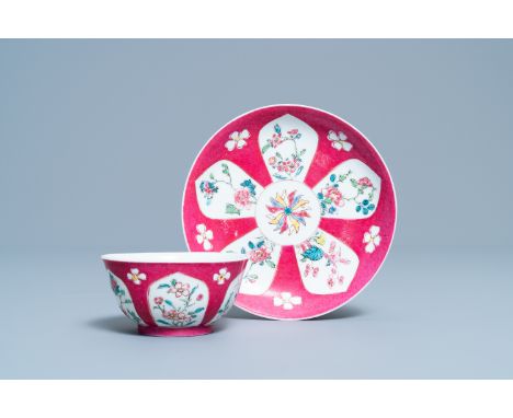 A Chinese famille rose ruby-ground cup and saucer, YongzhengDia.: 11,5 cm (the saucer)Dia.: 7,5 cm - H.: 3,5 cm (the cup)
