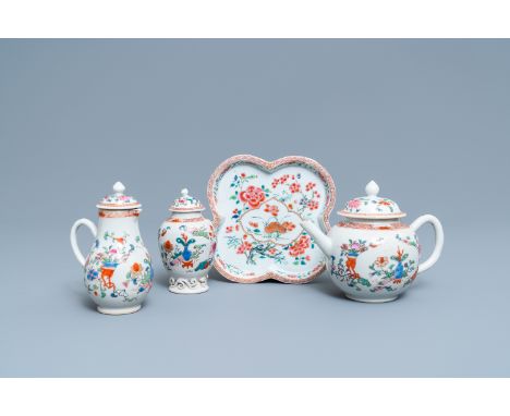 A Chinese famille rose teapot, tea caddy, milk jug and tray, QianlongDim.: 16,5 x 16,5 cm (the tray) - L.: 19 cm - H.: 13,5 c
