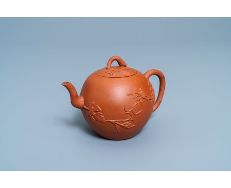 A Chinese Yixing stoneware teapot and cover, KangxiL.: 17 cm - H.: 12 cm