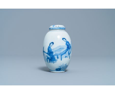 A Chinese blue and white covered tea caddy, KangxiH.: 12 cm
