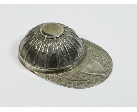 CADDY SPOON. A modern, Victorian style jockey cap caddy spoon. Sheffield 1962.  Please note that all items in this auction ar