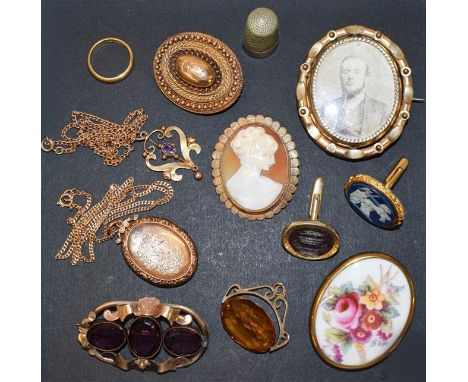 A small quantity of jewellery including a 22 carat gold band ring, finger size M, a cameo brooch in a 9 carat gold mount, an 