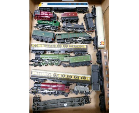 A collection of Tri-ang trains to include Mallard 60022, Princess Elizabeth, L N E R 4472, Pullman etc 