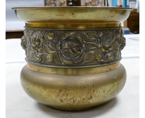 Large brass Effect Embossed Planter, height 21cm 
