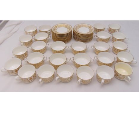 Royal Worcester Hyde Park pattern soup bowls, saucers, teacups and saucers (50)