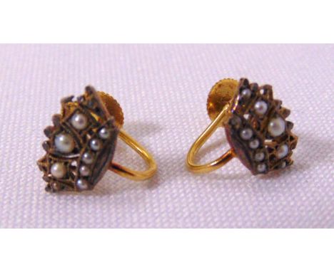 9ct yellow gold and seed pearl earrings, approx total weight 1.6g