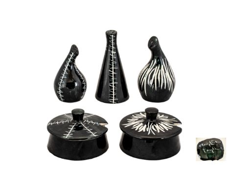 Period Midwinter Jessie Tait ( 7 ) Piece Black and White Assorted Cruet Sets. All Pieces are In Mint Condition, Please Confir