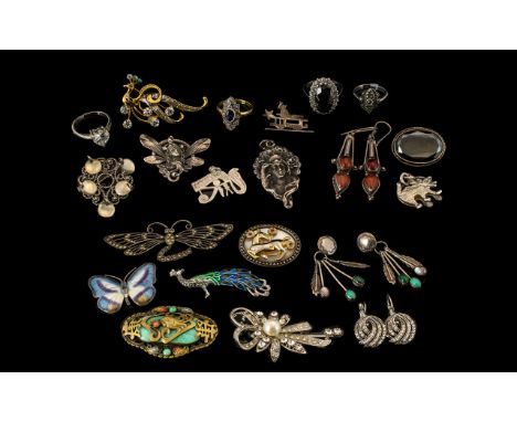 A Very Good Collection of Assorted Silver Jewellery and a Few Pieces of Costume Jewellery - The Silver jewellery is all marke