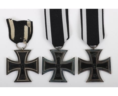 3x Imperial German 1914 Iron Cross 2nd Class Medals, all being good examples with patinas to the frames. One with the ribbon 