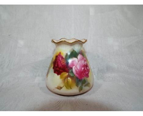 A Royal Worcester blush ivory vase with frilled rim decorated with depictions of roses # G957, 8 cm (high) - Est £60 - £80