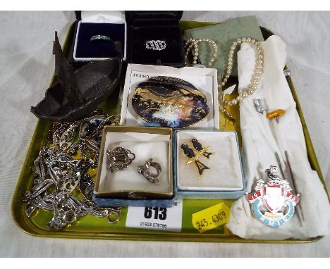 A good collection of costume jewellery to include silver marked 925, Delft blue and white ceramic bracelet, pearl necklaces, 