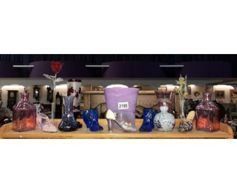 A mixed lot of art glass including Caithness also collectable shoe ornaments. Collect only.  