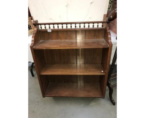 An Edwardian mahogany wall book shelf 77cm x 105cm x 25cm  