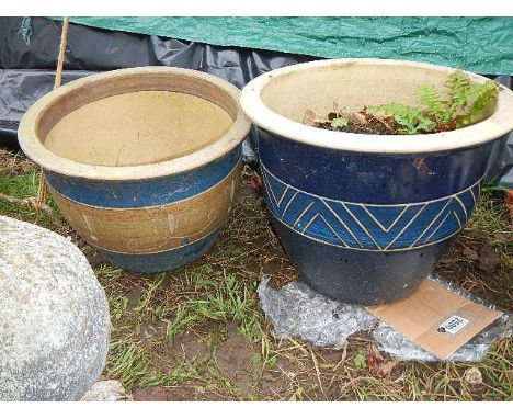 2 glazed ceramic plant pots (39 cm diameter) and a plastic strawberry planter (47 cm tall) collect only.  