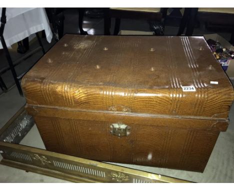 A vintage tin steamer trunk - 72cm x 51cm x 45cm  