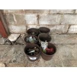 Quantity balls, pins etc.