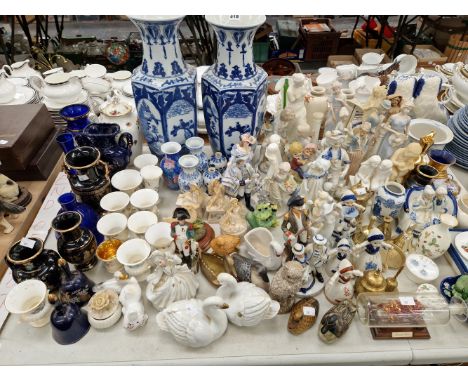 A COLLECTION OF CERAMIC FIGURES, ORIENTAL VASES, WEDGWOOD PORCELAIN AND OTHER VASES