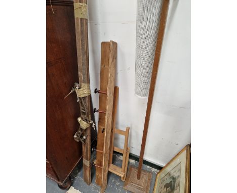 AN ANTIQUE LAUNDRY MAID, A SMALL EASEL, A WOOD STAND ETC.