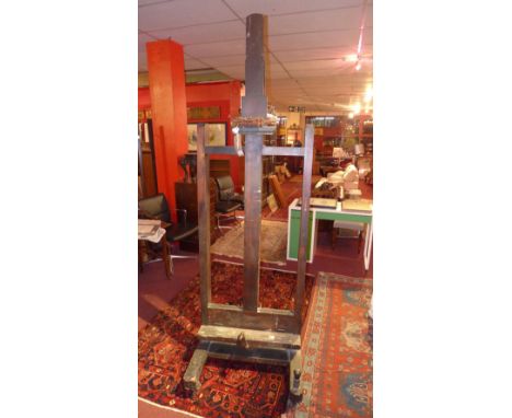 An impressive early 20th century artist's easel of substantial supports. 