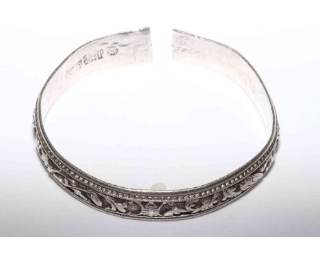 Chinese silver bangle, marked, 61.8 grams