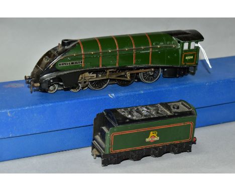 A HORNBY DUBLO A4 CLASS LOCOMOTIVE, 'Silver King' No. 60016, B.R. Lined green livery (EDL11), playworn condition with minor p